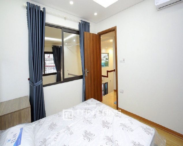 Beautiful 4-bedroom house for rent in 124 Au Co Str, Tay Ho Distr 2