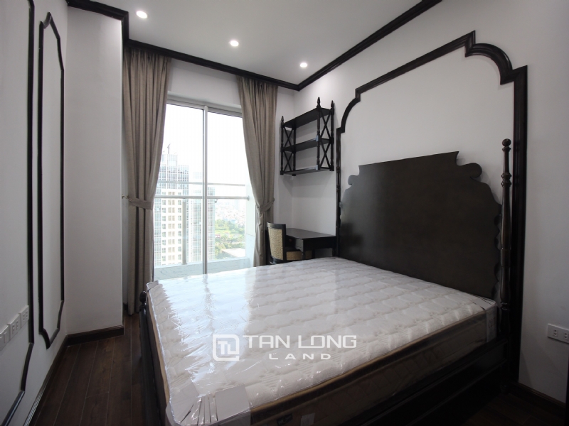 Beautiful Aqua 2 apartment for rent in Vinhomes Golden River, Ho Chi Minh City 6