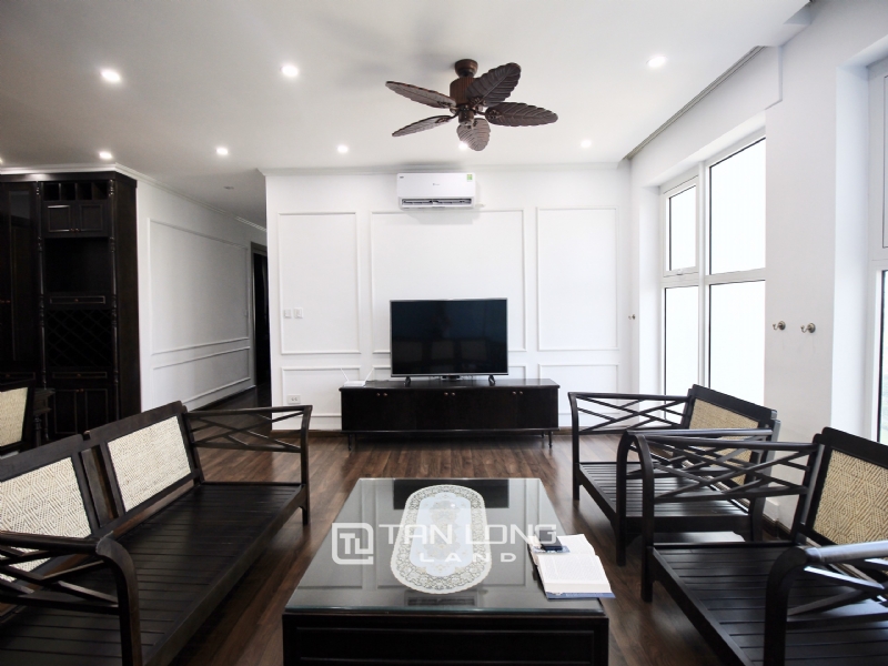 Beautiful Aqua 2 apartment for rent in Vinhomes Golden River, Ho Chi Minh City 8