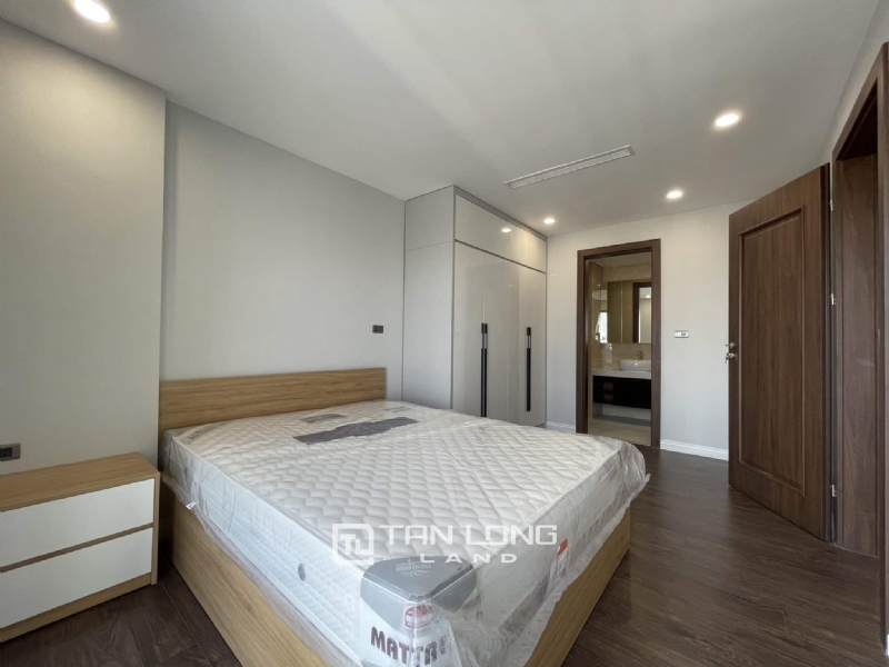 Beautiful lake view apartment for rent in Tay Ho Residence 10