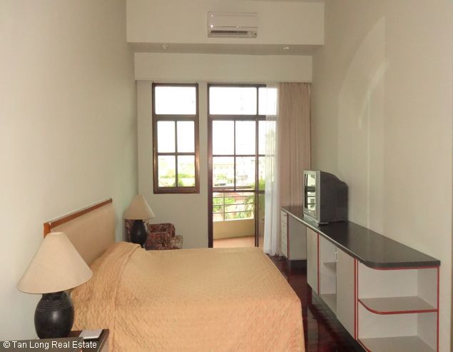 Beautiful serviced apartment for rent in Oriental Palace, Tay Ho district, Ha Noi. 8