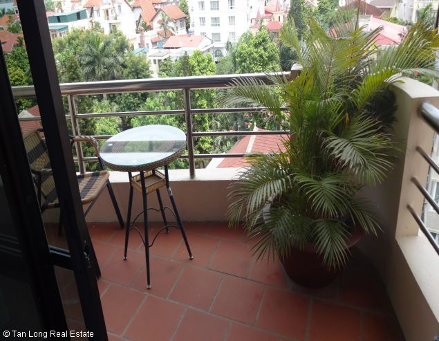 Beautiful serviced apartment for rent in Oriental Palace, Tay Ho district, Ha Noi. 2