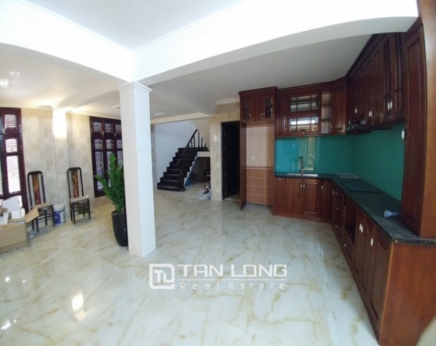Beautiful villa for lease in Tran Quang Dieu. 8