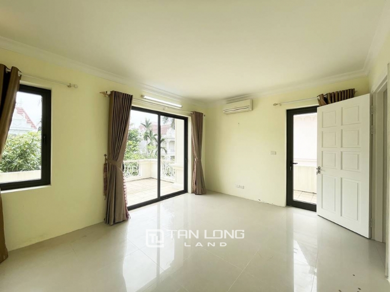Big garage house for lease in T2 Ciputra 28