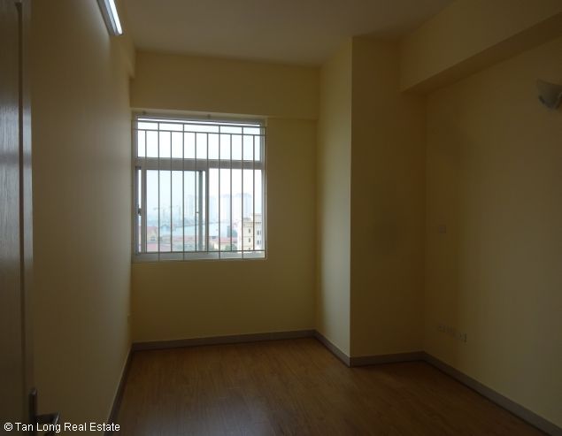 Brand new and modern 03 bedrooms apartment with West Lake view for rent at 713 Lac Long Quan building, Tay Ho District. 9