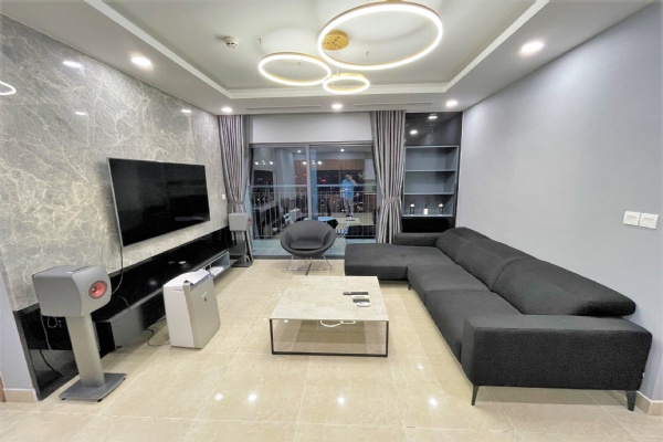 Brand new and modern 3 bedroom condominium for rent in Golden Park Tower, Hanoi