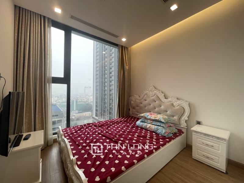 Brand new apartment for rent in Vinhomes Metropolis,close to Japanese Embassy 7