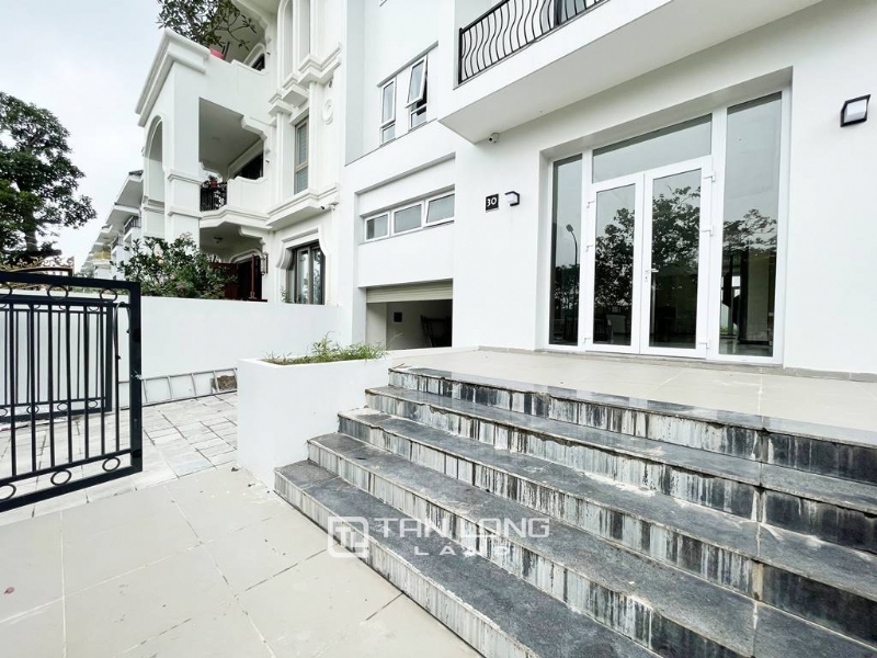 Brand new elegant golf villa for rent in Ciputra Westlake, Tay Ho, Hanoi 3