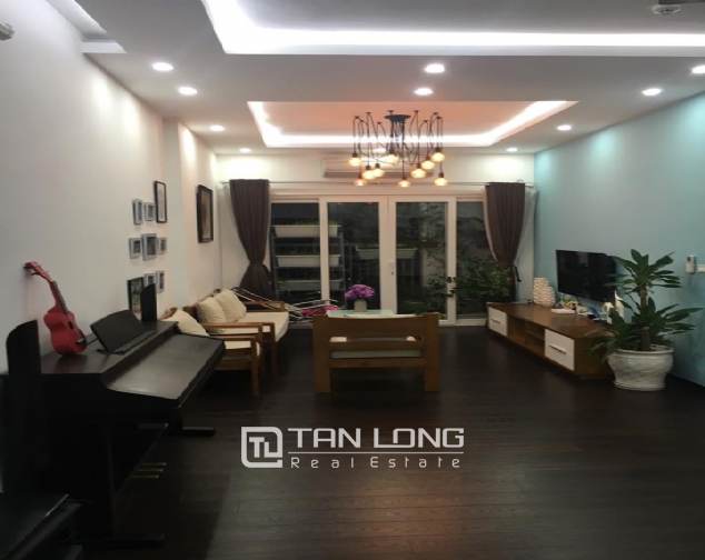 Brand-new 3 bedroom apartment in Ngoai Giao Doan urban for rent! 1