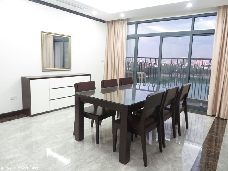 Brand-new apartment to rent on high-rise building in Ba Dinh district. 4