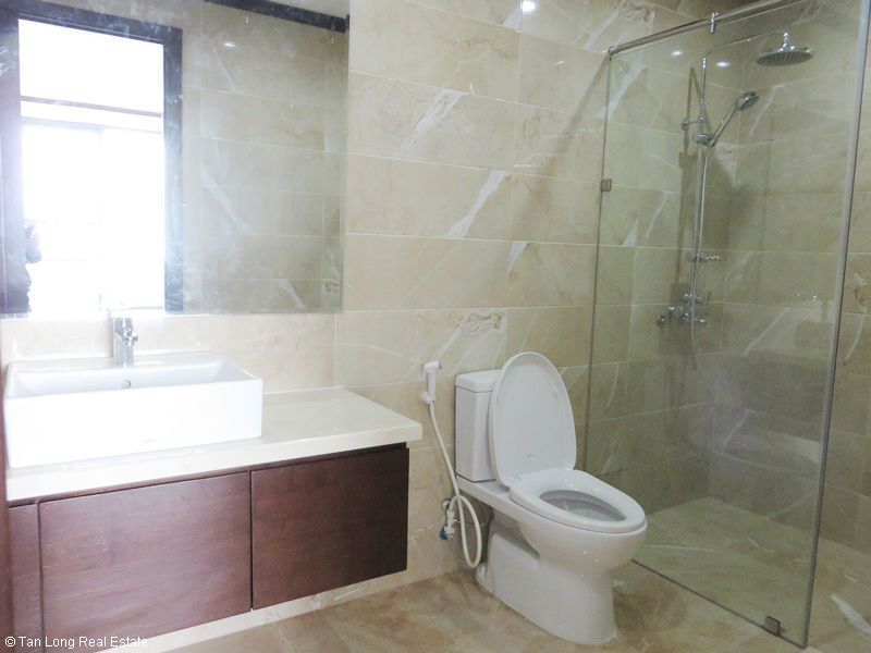 Brand-new furnishing apartment on high-rise building in Ba Dinh district to rent 1
