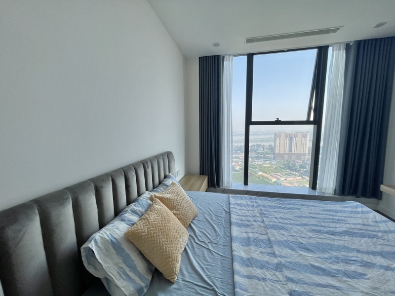 Breathtaking River-view 3-bedroom apartment for rent in Sunshine City 8