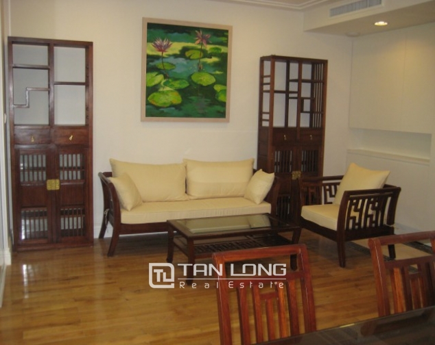 Bright apartment for rent in Hoang Thanh Tower with 1 bedroom 1
