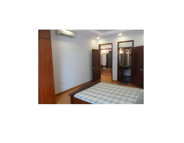 Bright apartment with 3 bedroom for lease in 18T1 Trung Hoa Nhan Chinh, Cau Giay, Hanoi 7