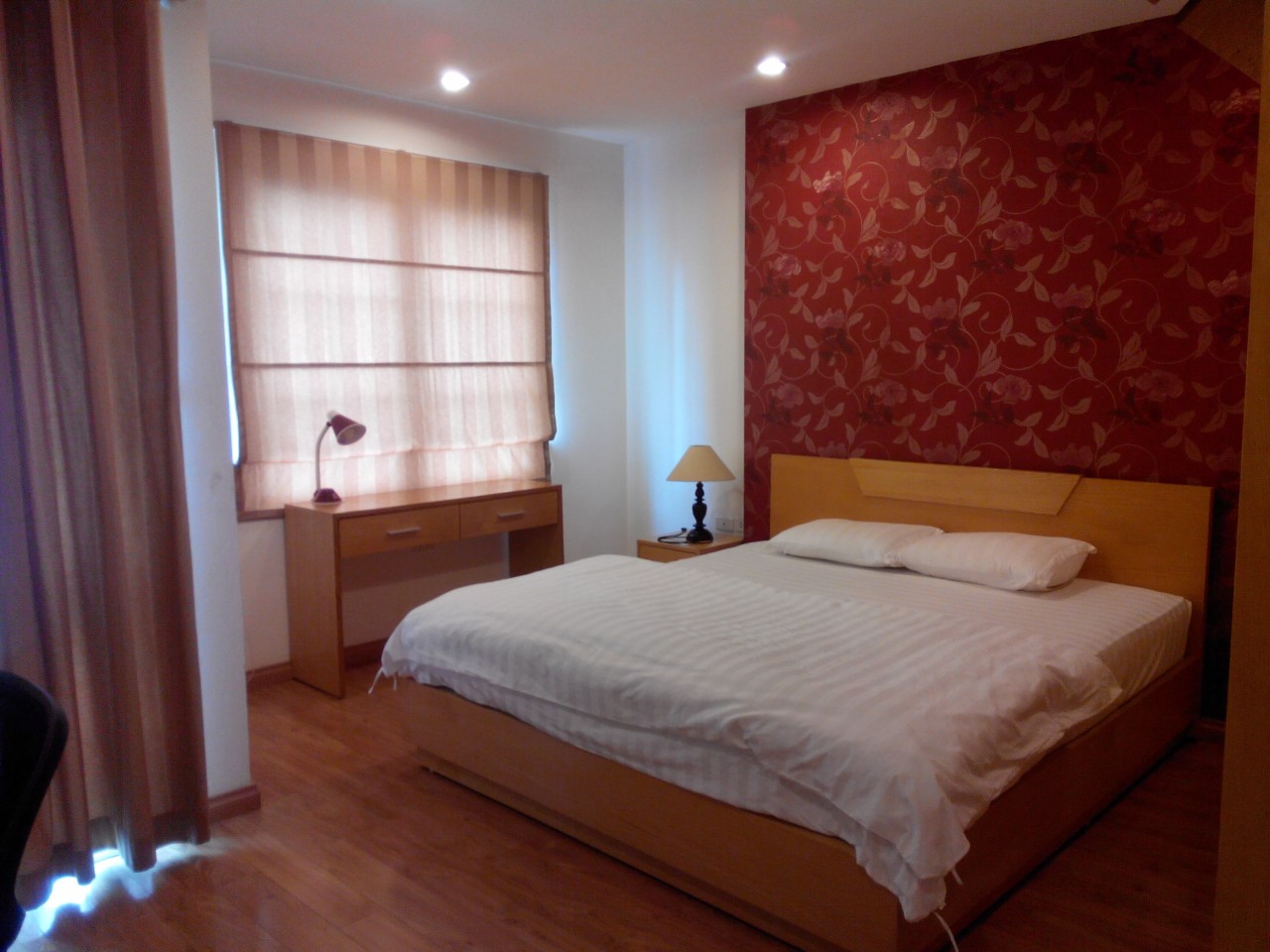 Bright serviced apartment for rent in Mai Hac De, Hai Ba Trung District