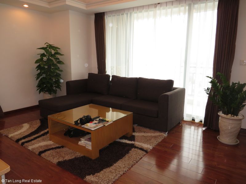 Charming fully furnished 1 bedroom serviced apartment for rent in Rose Garden, Ngoc Khanh str, Ba Dinh dist, Ha Noi 2