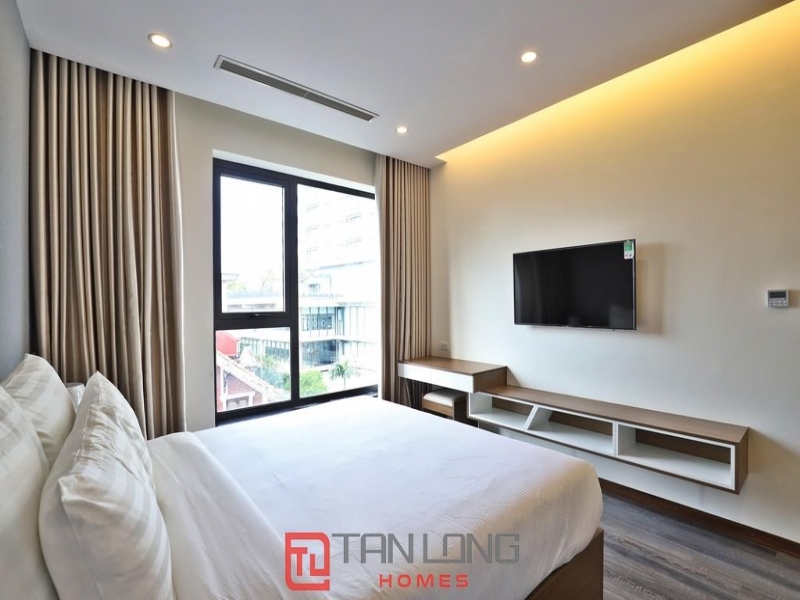 Charming well 02 bedroom apartment for rent in Tay Ho street 15
