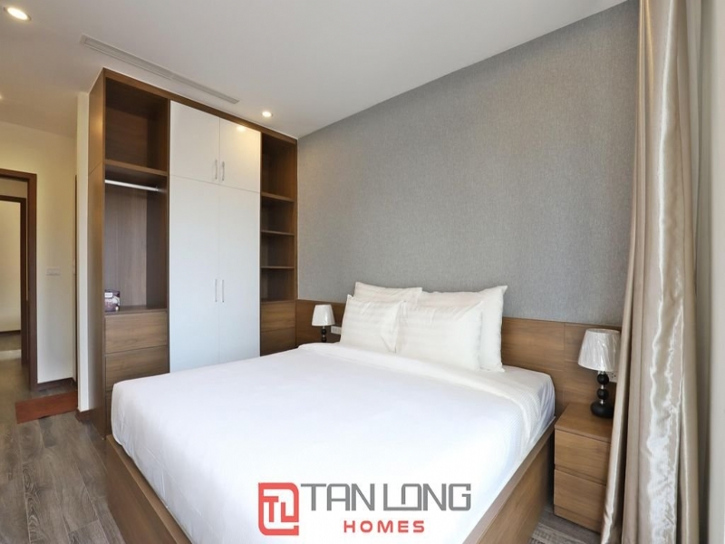 Charming well 02 bedroom apartment for rent in Tay Ho street 16