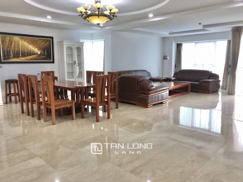 Classic 267sq.m apartment for rent in L2 Ciputra, overlooking the golf course 4