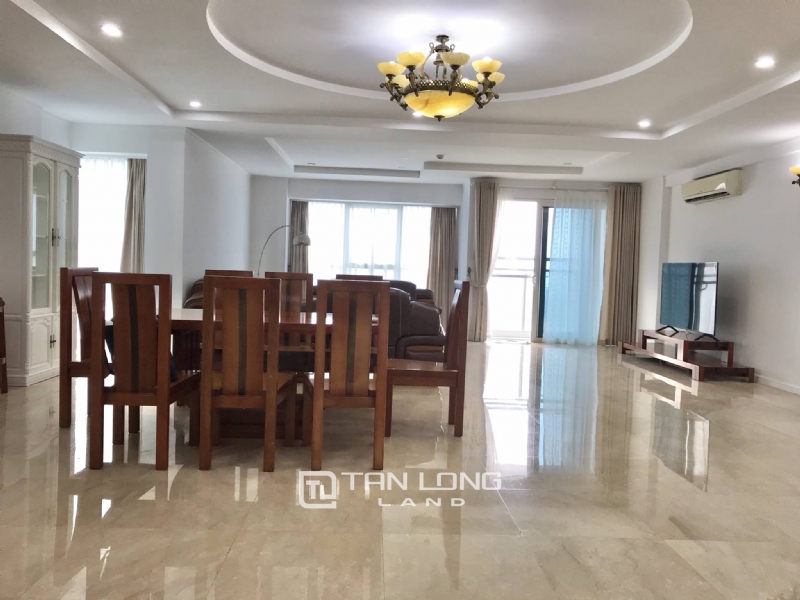 Classic 267sq.m apartment for rent in L2 Ciputra, overlooking the golf course 6
