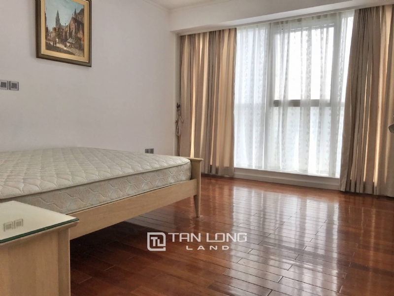Classic 267sq.m apartment for rent in L2 Ciputra, overlooking the golf course 18