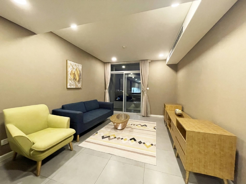 Colorful 2BDs apartment for rent in Watermark 1