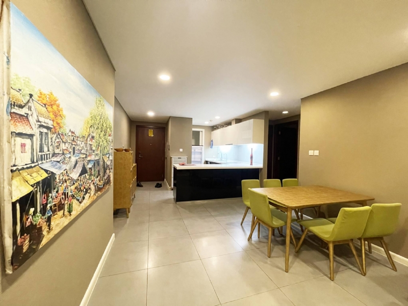 Colorful 2BDs apartment for rent in Watermark 3