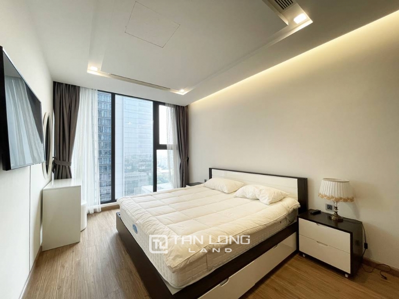 Cozy 1 - bedroom apartment for rent in Vinhomes Metropolis 5