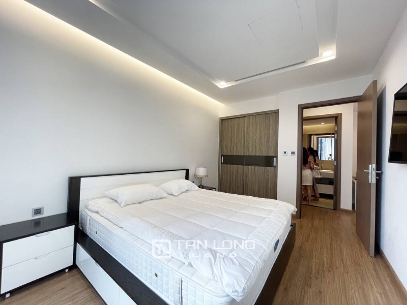 Cozy 1 - bedroom apartment for rent in Vinhomes Metropolis 6
