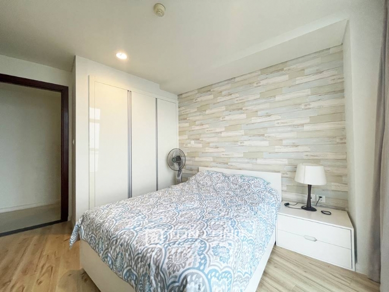 Fantastic lake - view 3BRs apartment for rent in Watermark Tay Ho 10