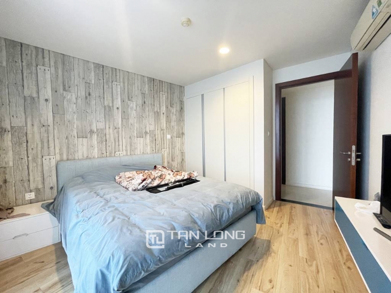 Fantastic lake - view 3BRs apartment for rent in Watermark Tay Ho 8