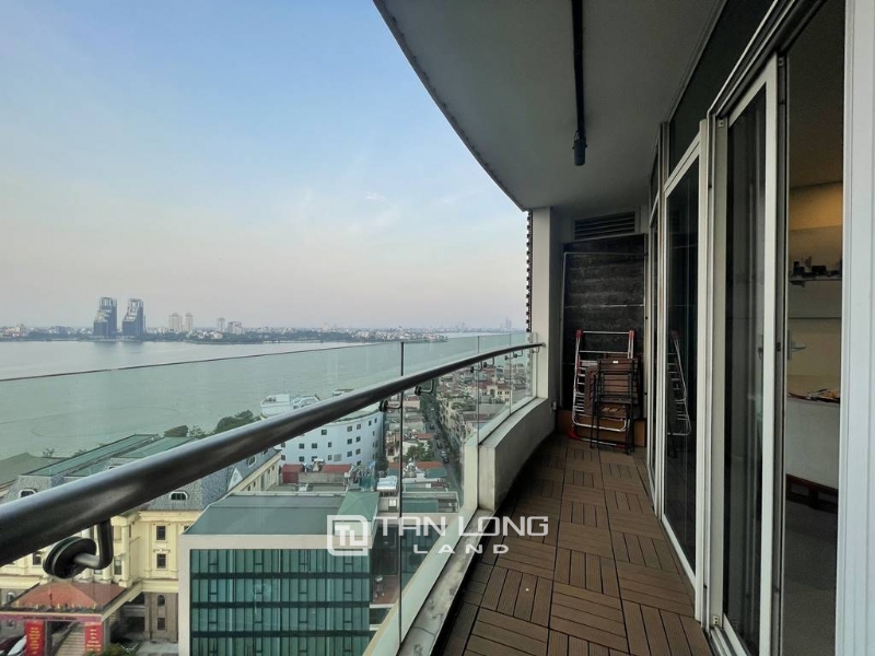 Fantastic lake - view 3BRs apartment for rent in Watermark Tay Ho 18