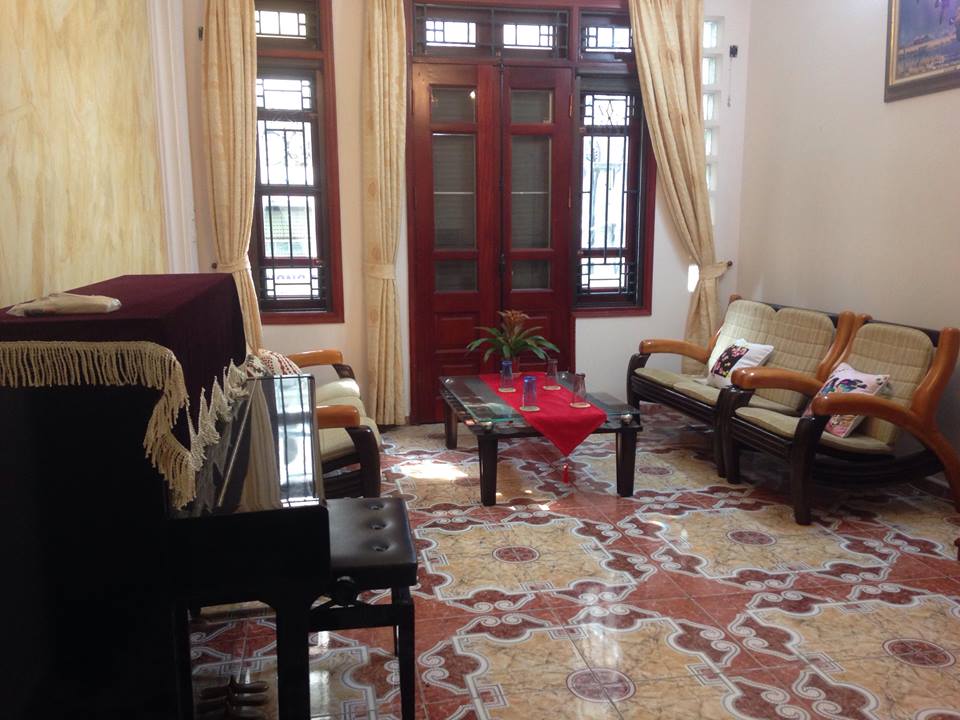 Full furnishing house for rent in Quan Ngua street, Ba Dinh district!