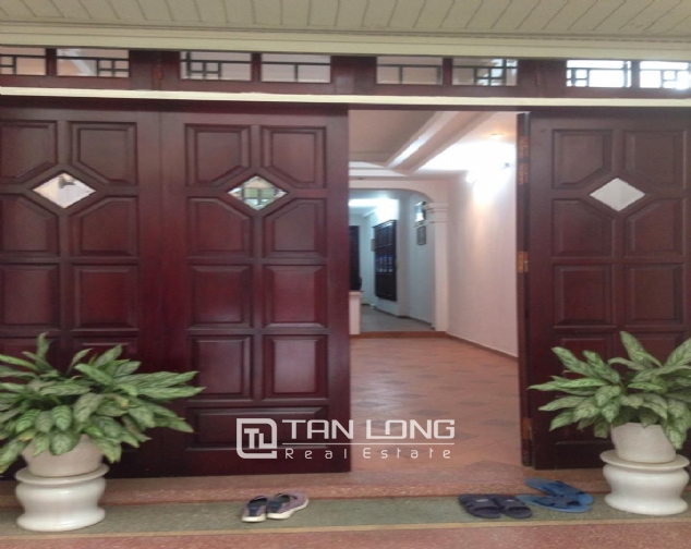 Full furnishing house for rent in Quan Ngua street, Ba Dinh district! 1