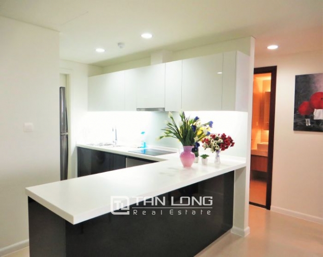 Fully decorated 2 bedroom flat for rent in Watermark, Lac Long Quan str, Tay Ho dist 5