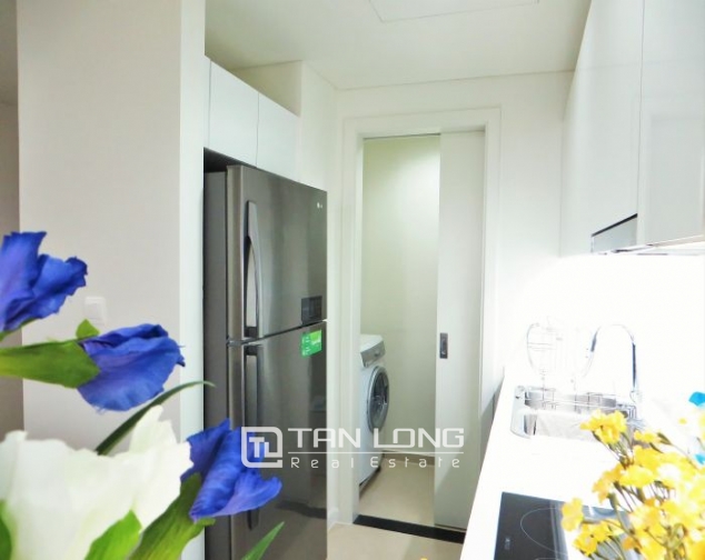 Fully decorated 2 bedroom flat for rent in Watermark, Lac Long Quan str, Tay Ho dist 6