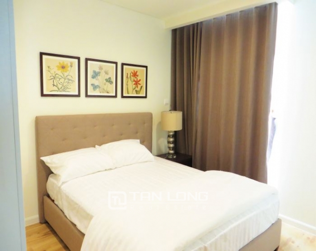Fully decorated 2 bedroom flat for rent in Watermark, Lac Long Quan str, Tay Ho dist 7