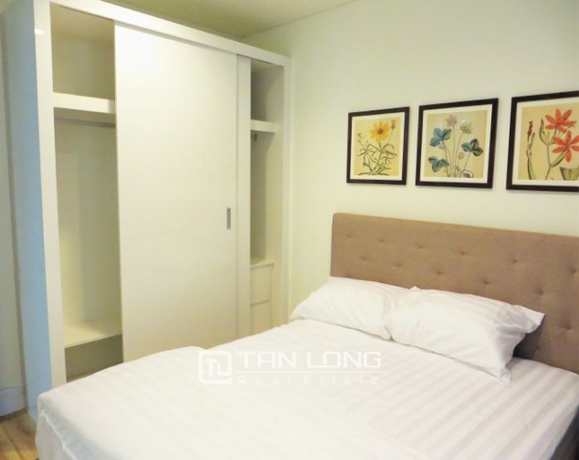 Fully decorated 2 bedroom flat for rent in Watermark, Lac Long Quan str, Tay Ho dist 8