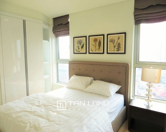 Fully decorated 2 bedroom flat for rent in Watermark, Lac Long Quan str, Tay Ho dist 1