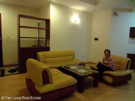fully equipped 3 bedrooms for rent in TRung Hoa Nhan Chinh 1