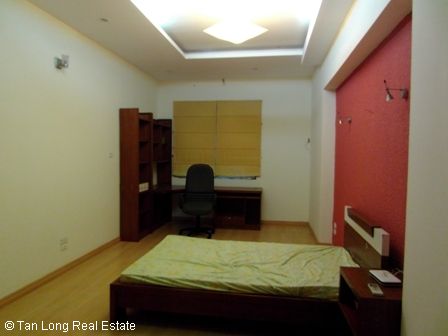 fully equipped 3 bedrooms for rent in TRung Hoa Nhan Chinh 5