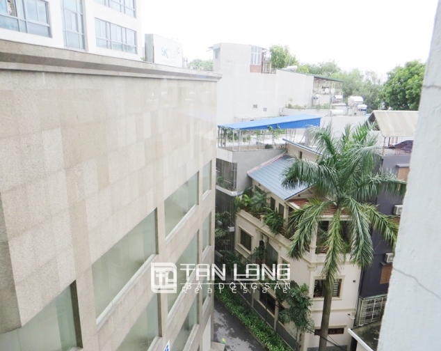 Fully furnished 2 bedroom apartment for rent in 671 Hoang Hoa Tham building, Ba Dinh dist 10
