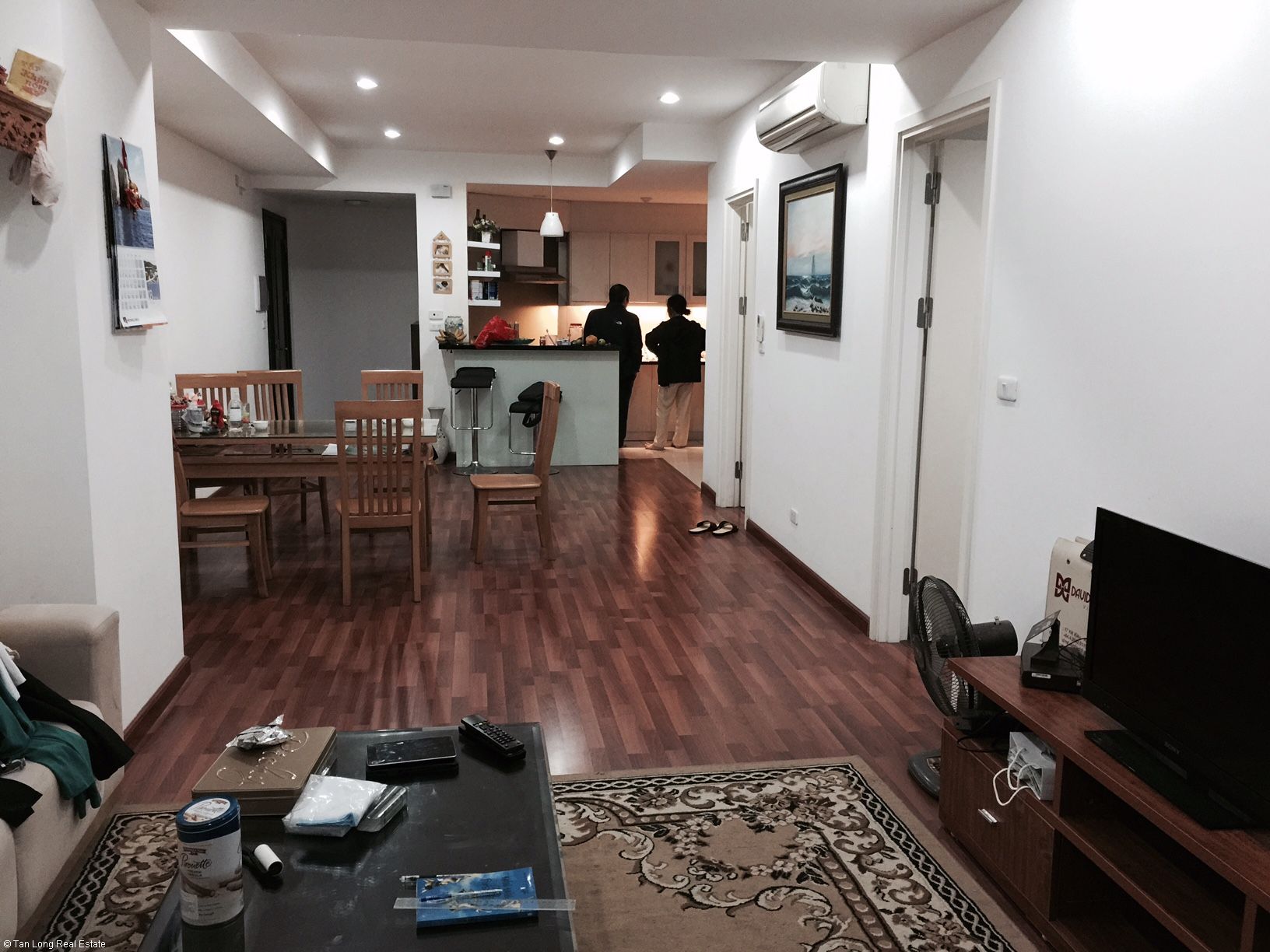 Fully furnished 2 bedroom apartment for rent in Mipec Tower, Dong Da district 2