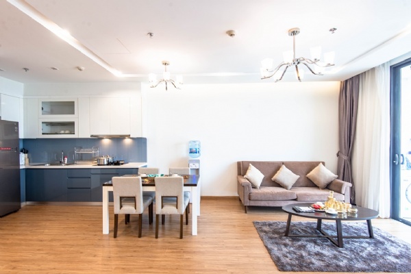 Fully furnished 2-bedroom apartment for rent in Vinhomes Metrolis Ba Dinh