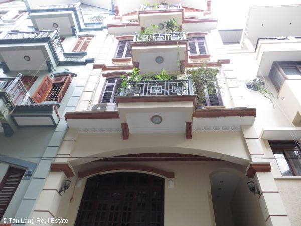 Fully furnished 4 bedroom house for rent in Nguyen Phong Sac street, Cau Giay 1