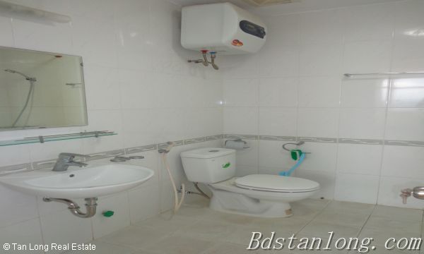 Fully furnished apartment for rent in 713 Lac Long Quan 10