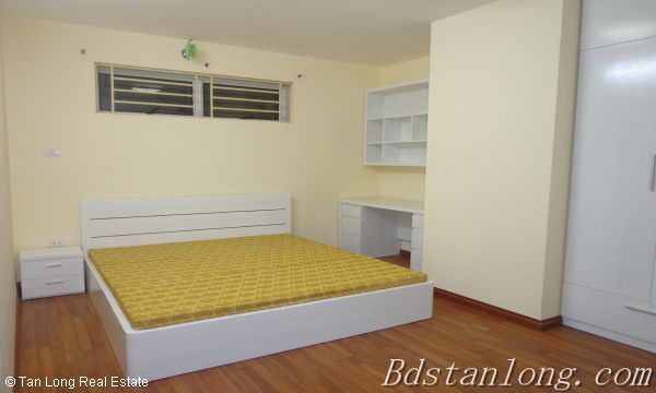 Fully furnished apartment for rent in 713 Lac Long Quan 9