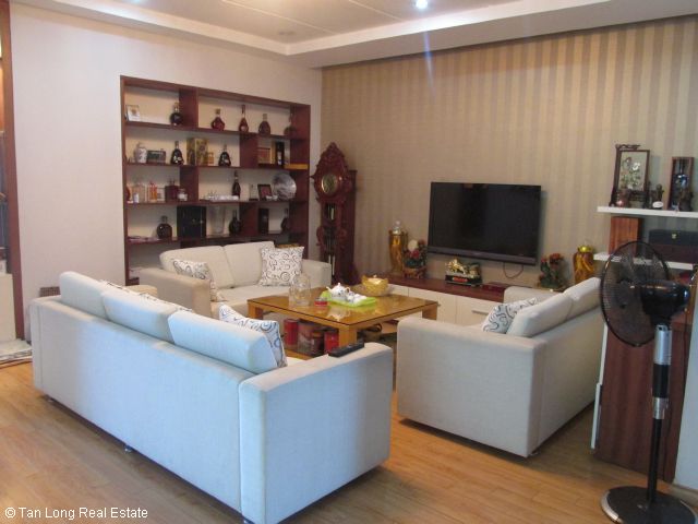 Fully furnished apartment for rent in Vuon Dao, Tay Ho district, Ha Noi. 3