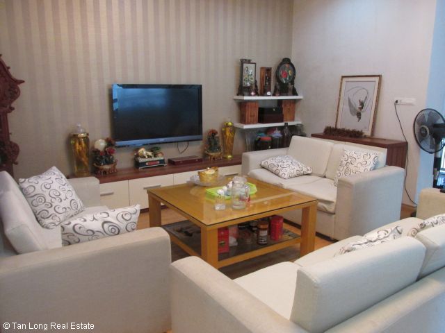 Fully furnished apartment for rent in Vuon Dao, Tay Ho district, Ha Noi. 4