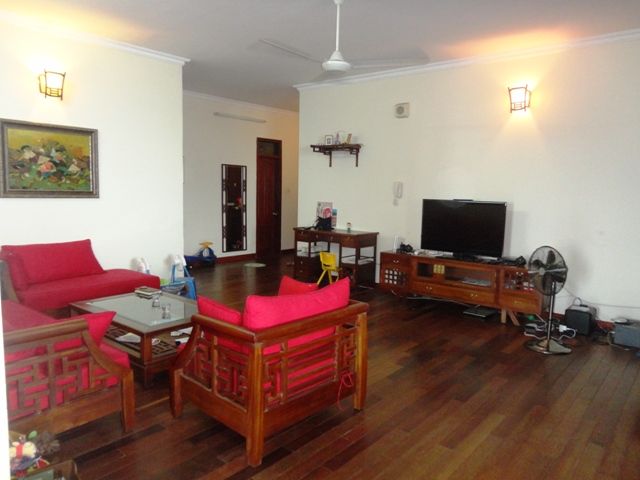 Fully furnished apartment rental at 17T8 Trung Hoa Nhan Chinh urban